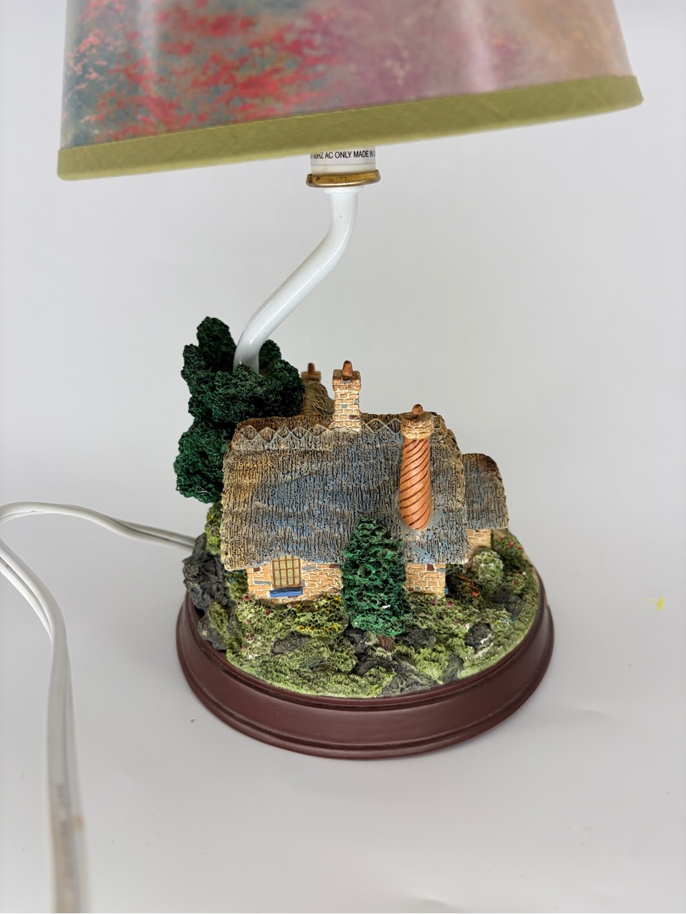 Thomas Kinkade Everett’s Cottage Accent Table Lamp - with Shade - Picture 8 of 13